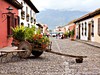 typická ulička, Antigua (Guatemala, Dreamstime)